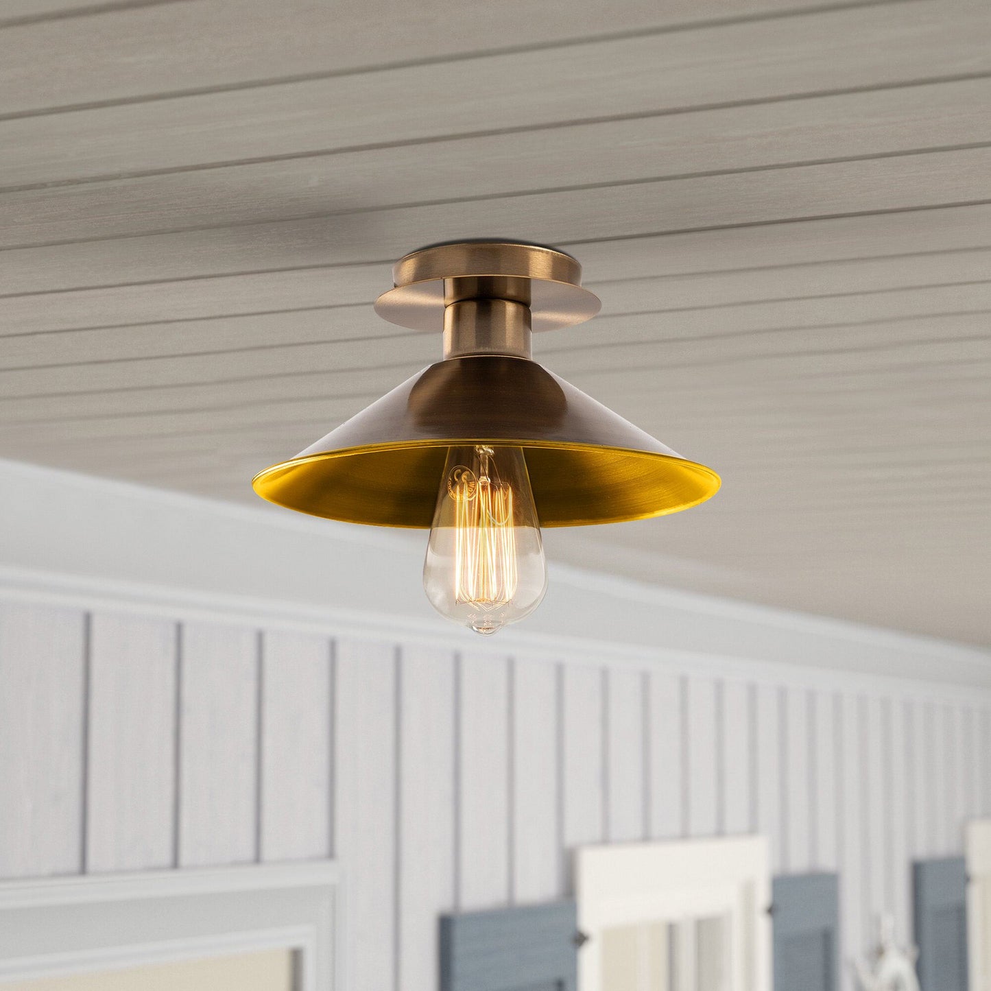 Lampadario Elegante in Metallo e Vetro