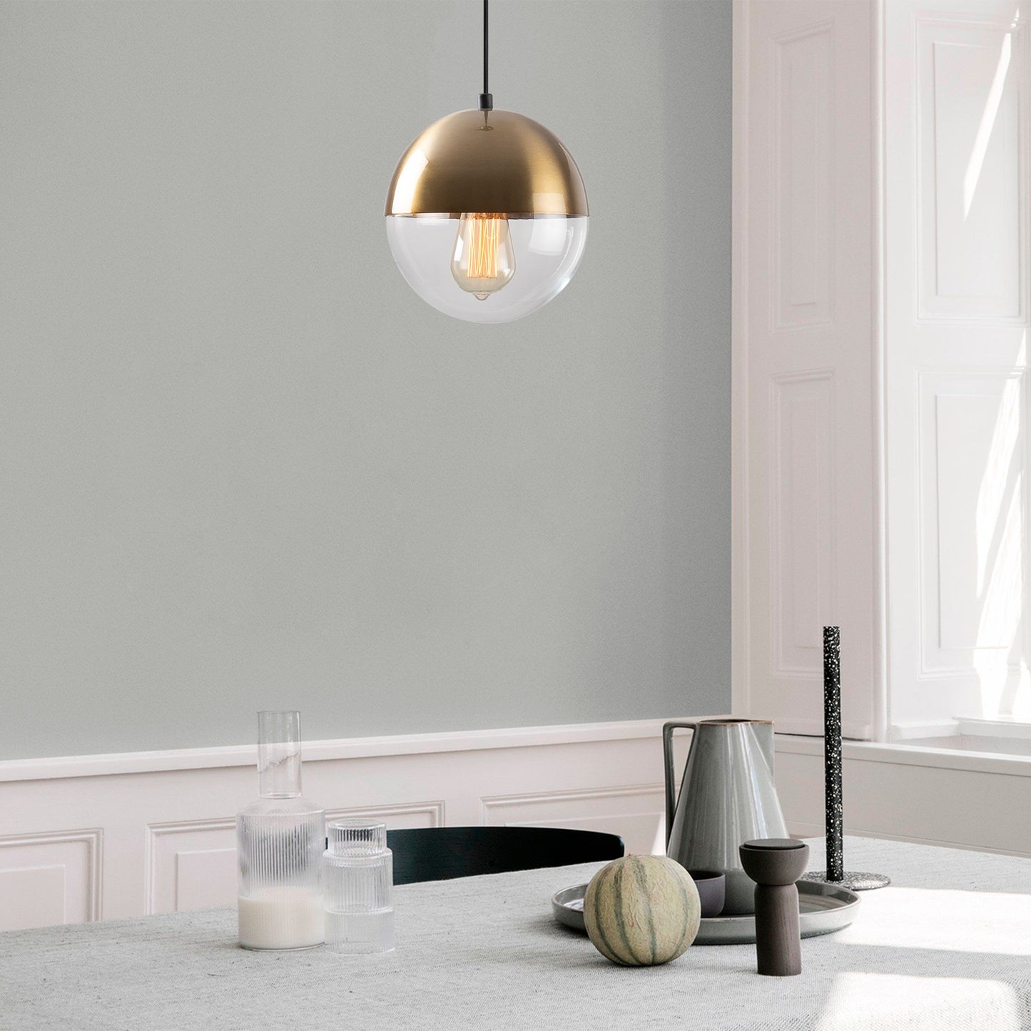 Lampadario Elegante in Metallo e Vetro