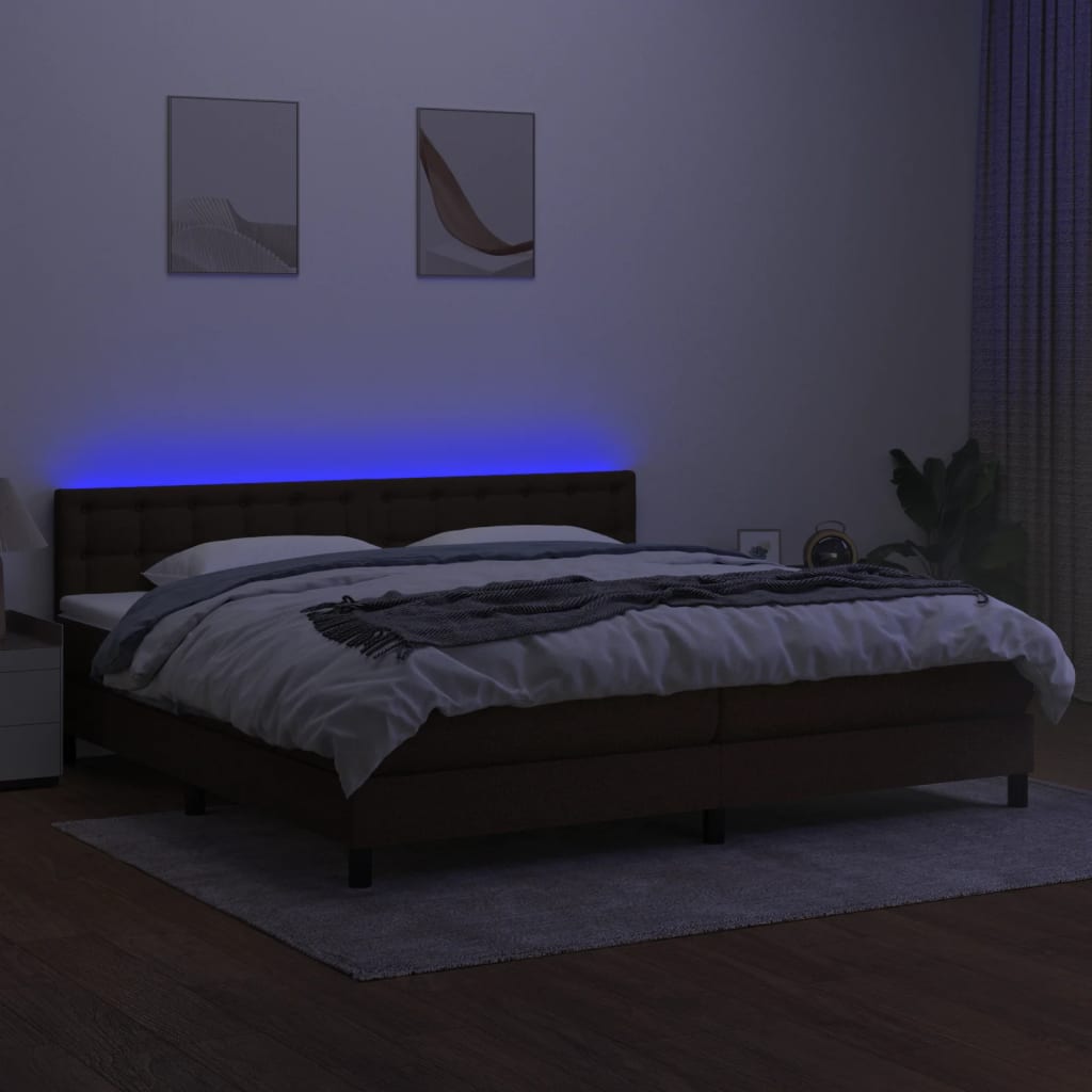 Letto a Molle Materasso e LED MarroneScuro 200x200cm in Tessuto