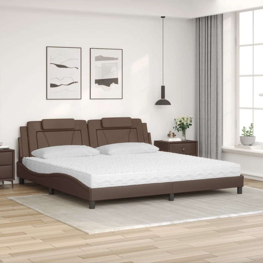 Letto Viana con Materasso Marrone 200x200cm in Similpelle - homemem39