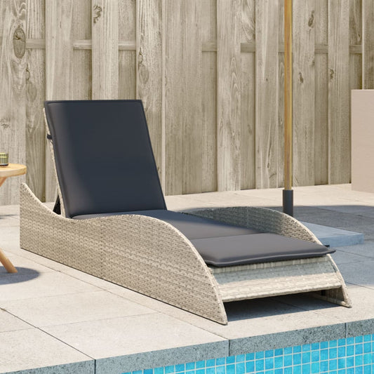 Sunbed with Light Gray Cushion 60x205x73 cm in Polyrattan