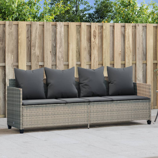 Sun lounger with light gray cushions in polyrattan