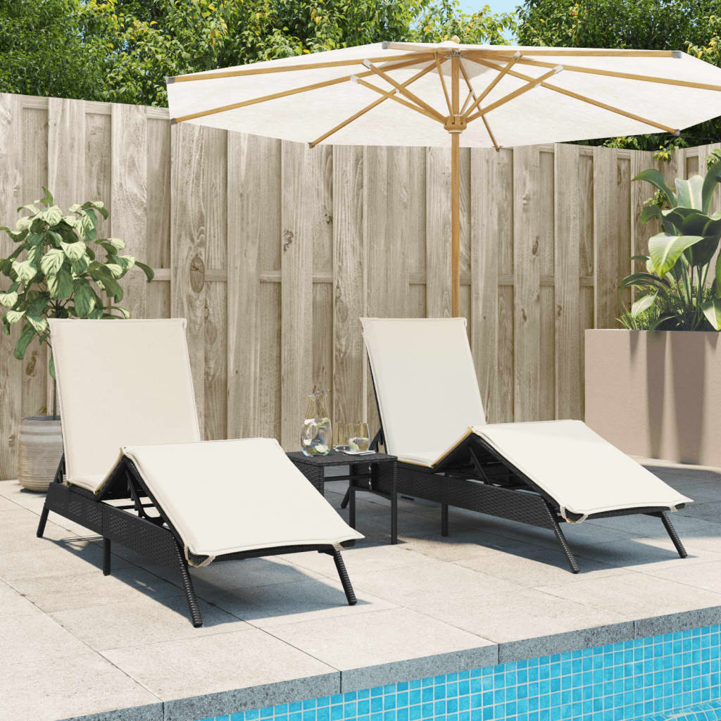 Lettini Prendisole 2 pz con Tavolino Nero in Polyrattan