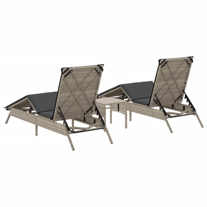 Lettini Prendisole 2pz con Tavolino Grigio Chiaro in Polyrattan