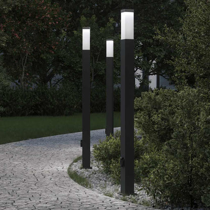 Lampioni a palo con presa elettrica 3 pz 110 cm Nero IP44 | homemem39