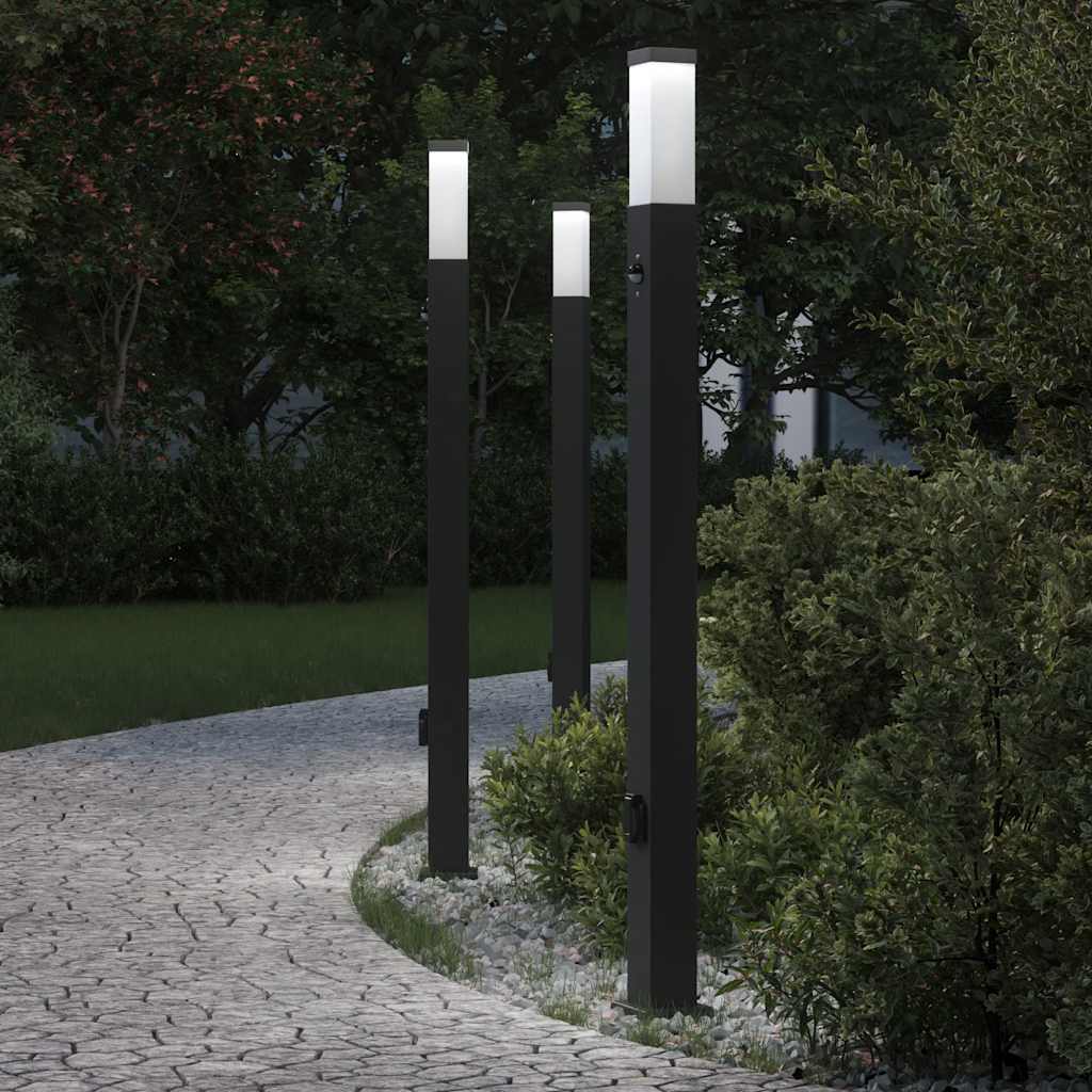 Lampioni a paletto con sensore e presa 3 pz 110 cm neri IP44